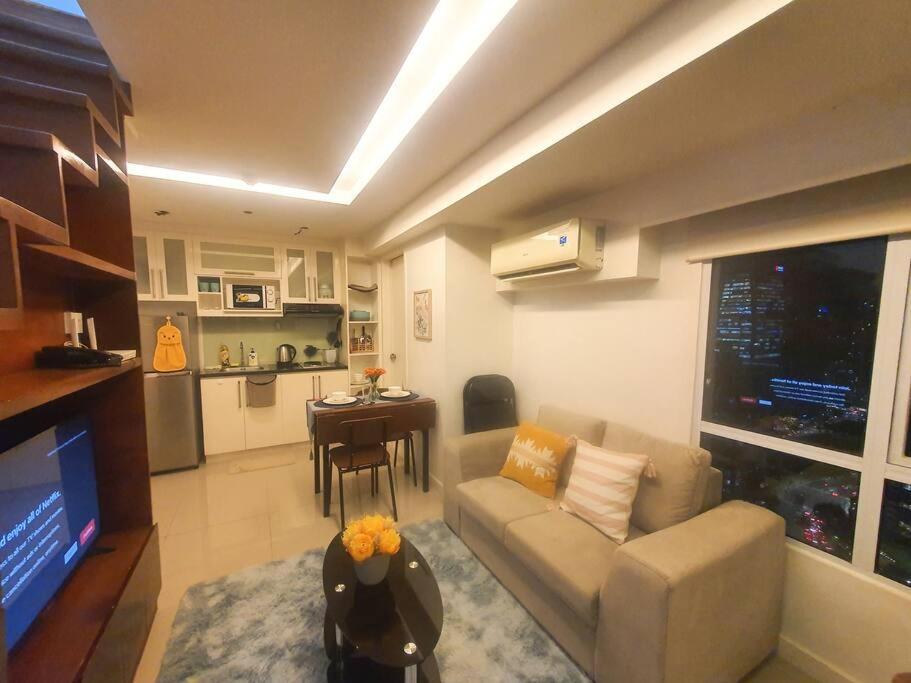 Bgc Taguig Cozy 2 Bedroom Loft, With Stunning Bgc Skyline View! 마닐라 외부 사진
