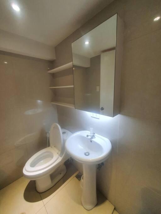 Bgc Taguig Cozy 2 Bedroom Loft, With Stunning Bgc Skyline View! 마닐라 외부 사진