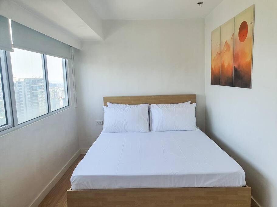 Bgc Taguig Cozy 2 Bedroom Loft, With Stunning Bgc Skyline View! 마닐라 외부 사진